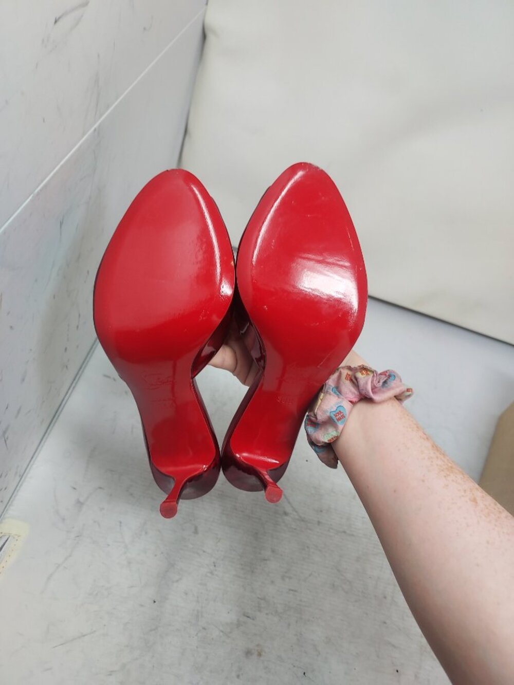 CHRISTIAN LOUBOUTIN Me Dolly Patent Red Heel Sandal - Picture 2 of 14